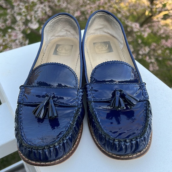 DV by Dolce Vita Navy Blue Patent Leather Loafers, Size 8 - Picture 4 of 9